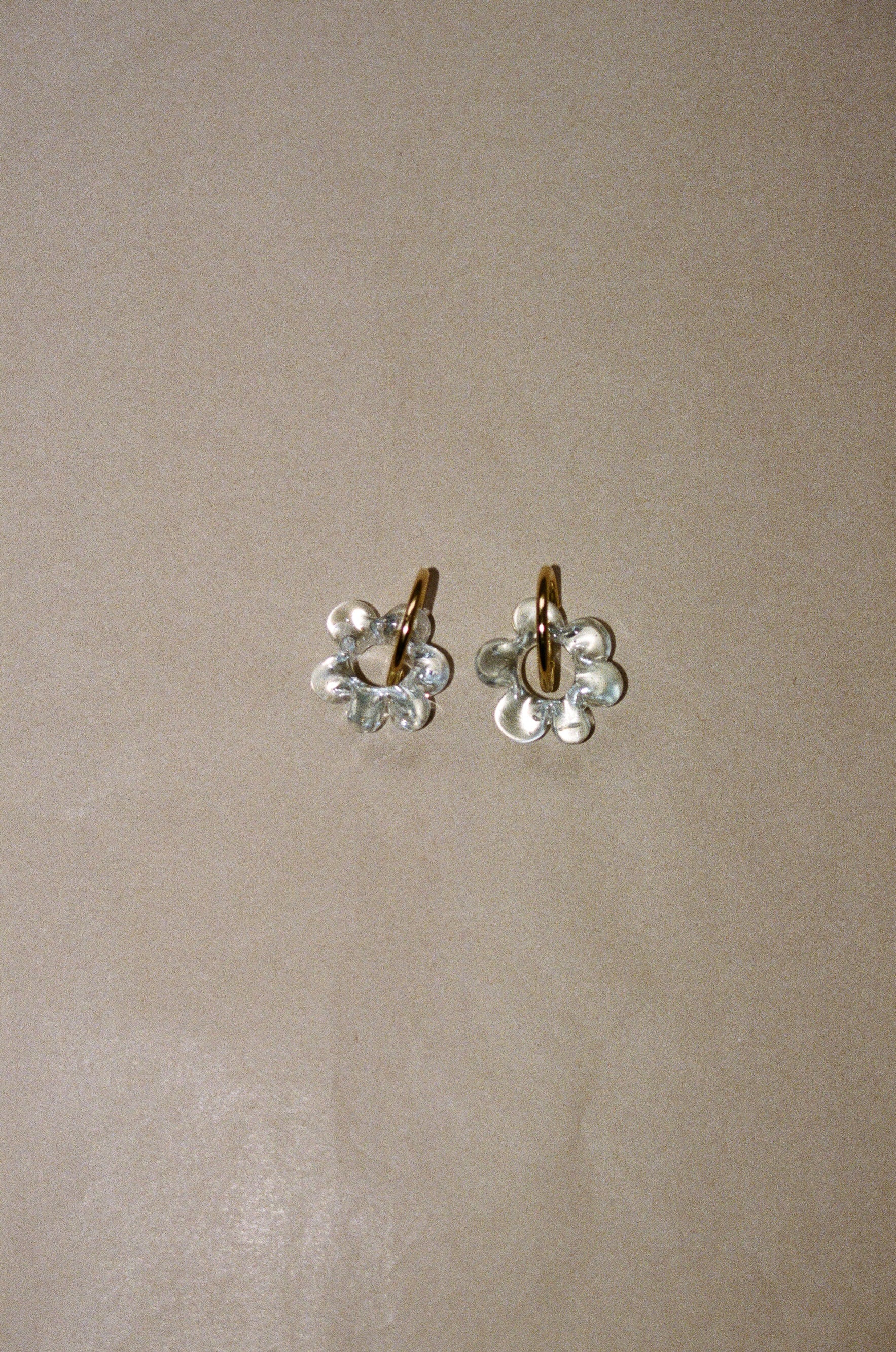 FLEUR earrings clear