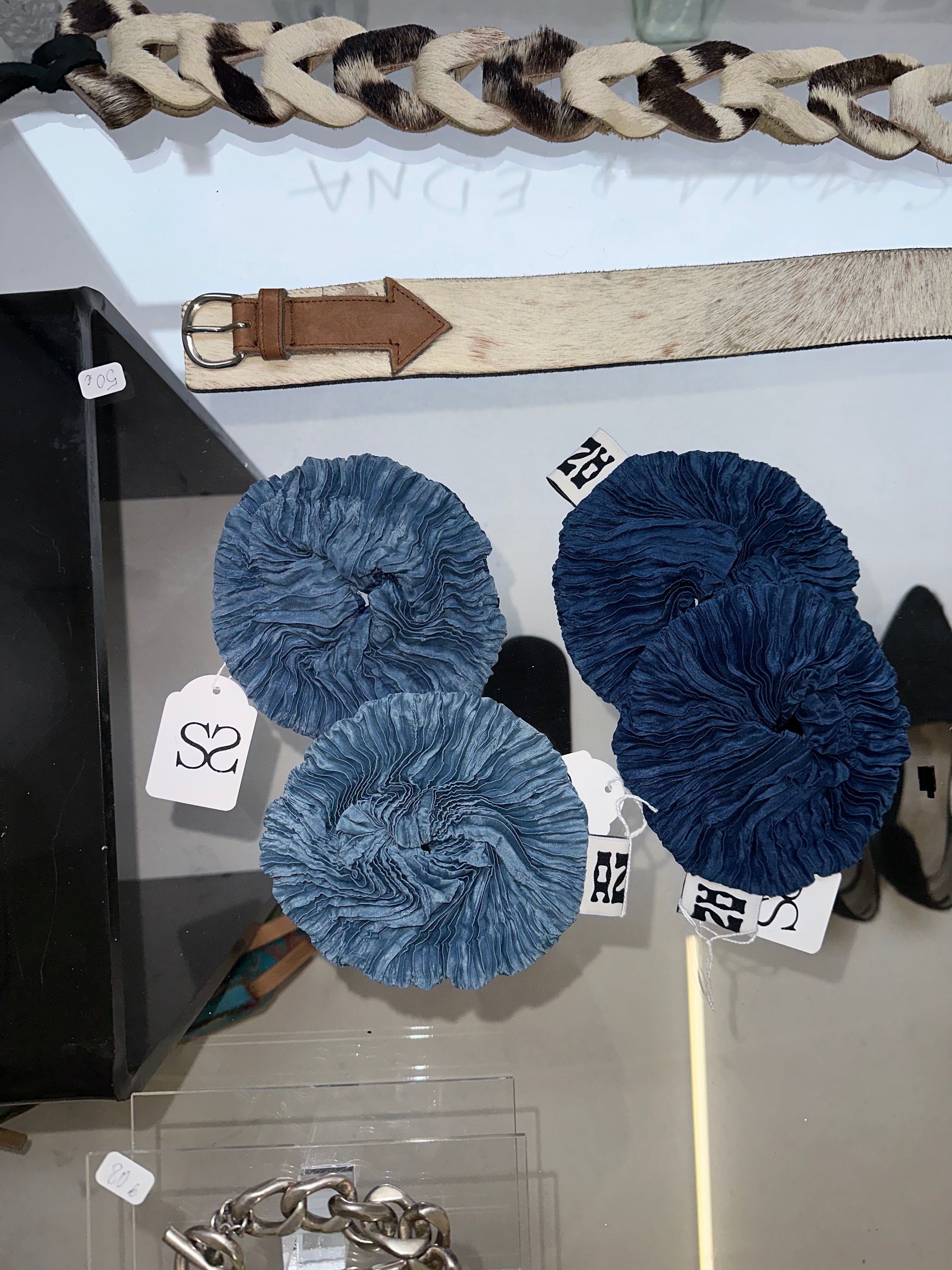 Plissé silk scrunchie