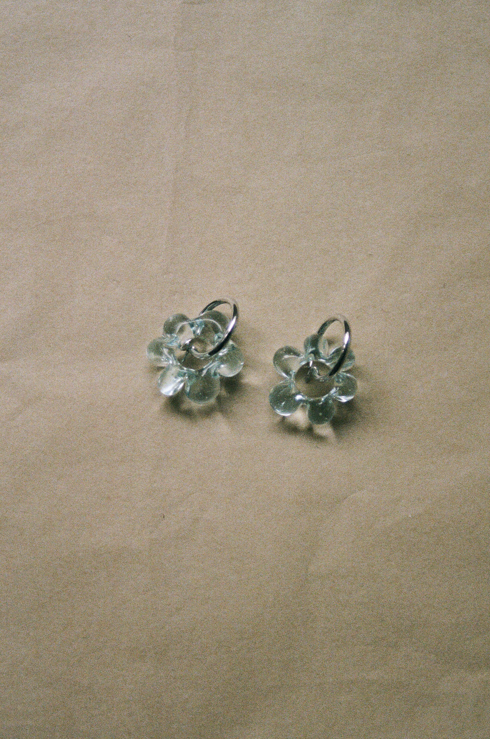 FLEUR earrings clear