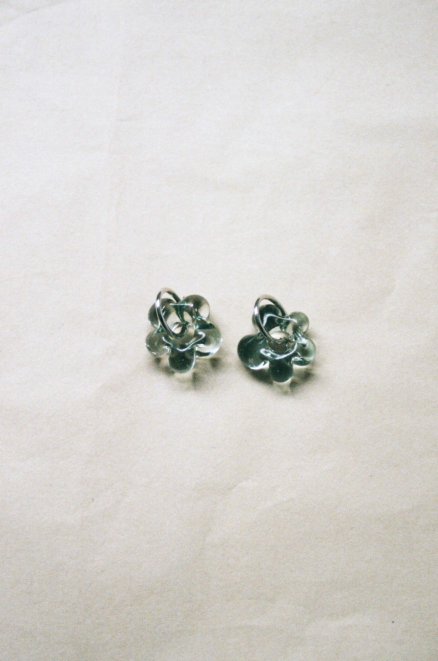 FLEUR earrings grey green