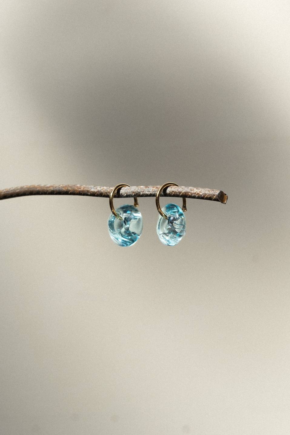 Obole clear & light blue earrings